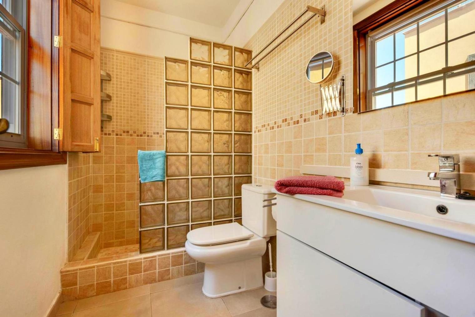 Casa Golf en Arona — bathroom