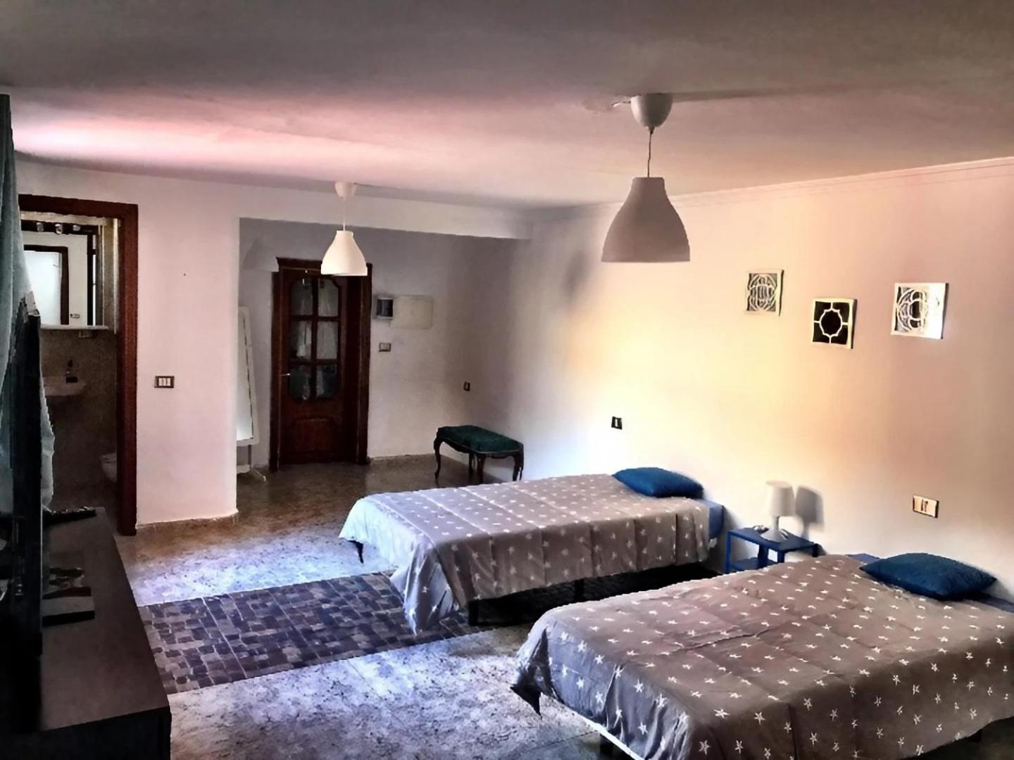 Casa Amarilla junto al mar
