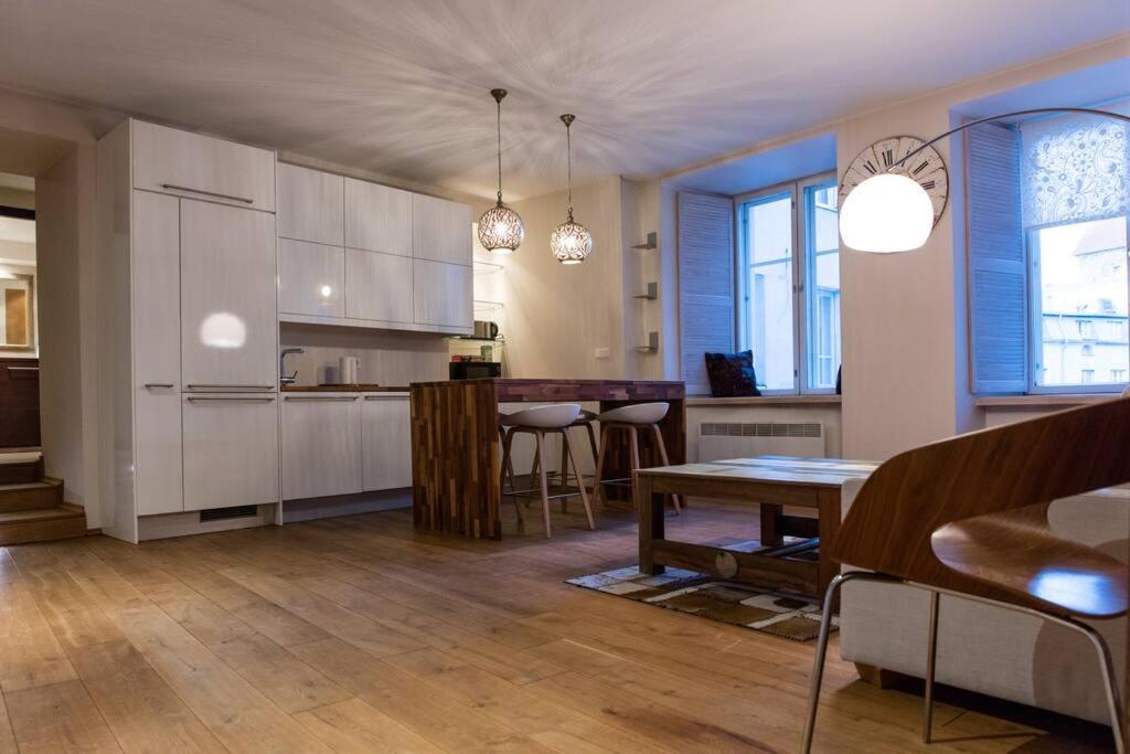 DICTUMFACTUM Modern Apartment Viru Gates
