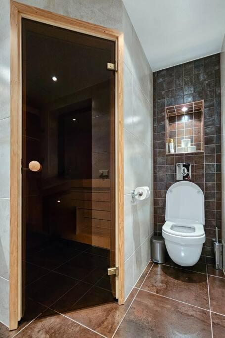 DICTUMFACTUM Modern Apartment Viru Gates