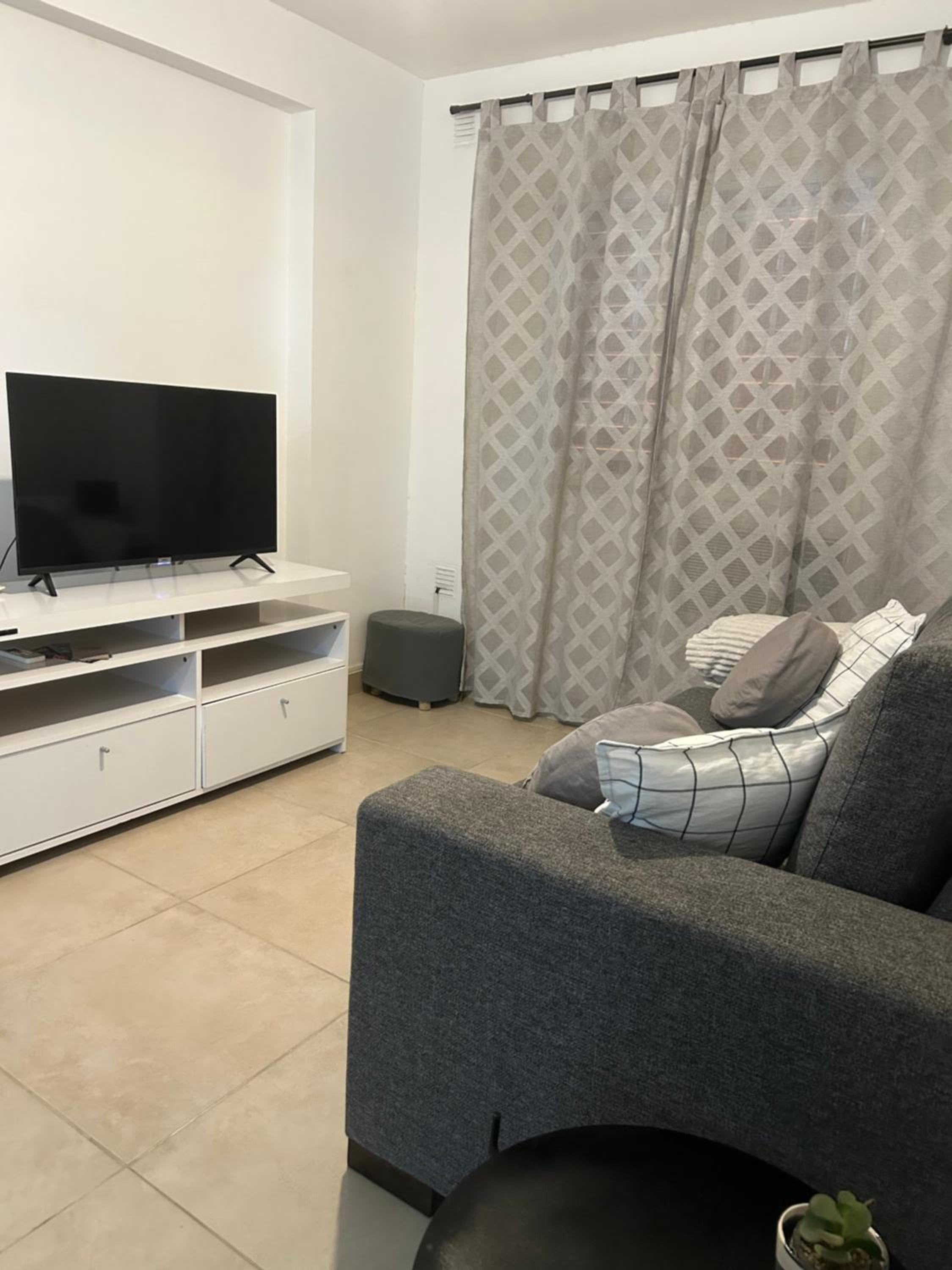 Departamento nuevo, planta baja, con patio