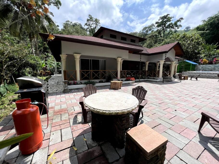Villa escondida
