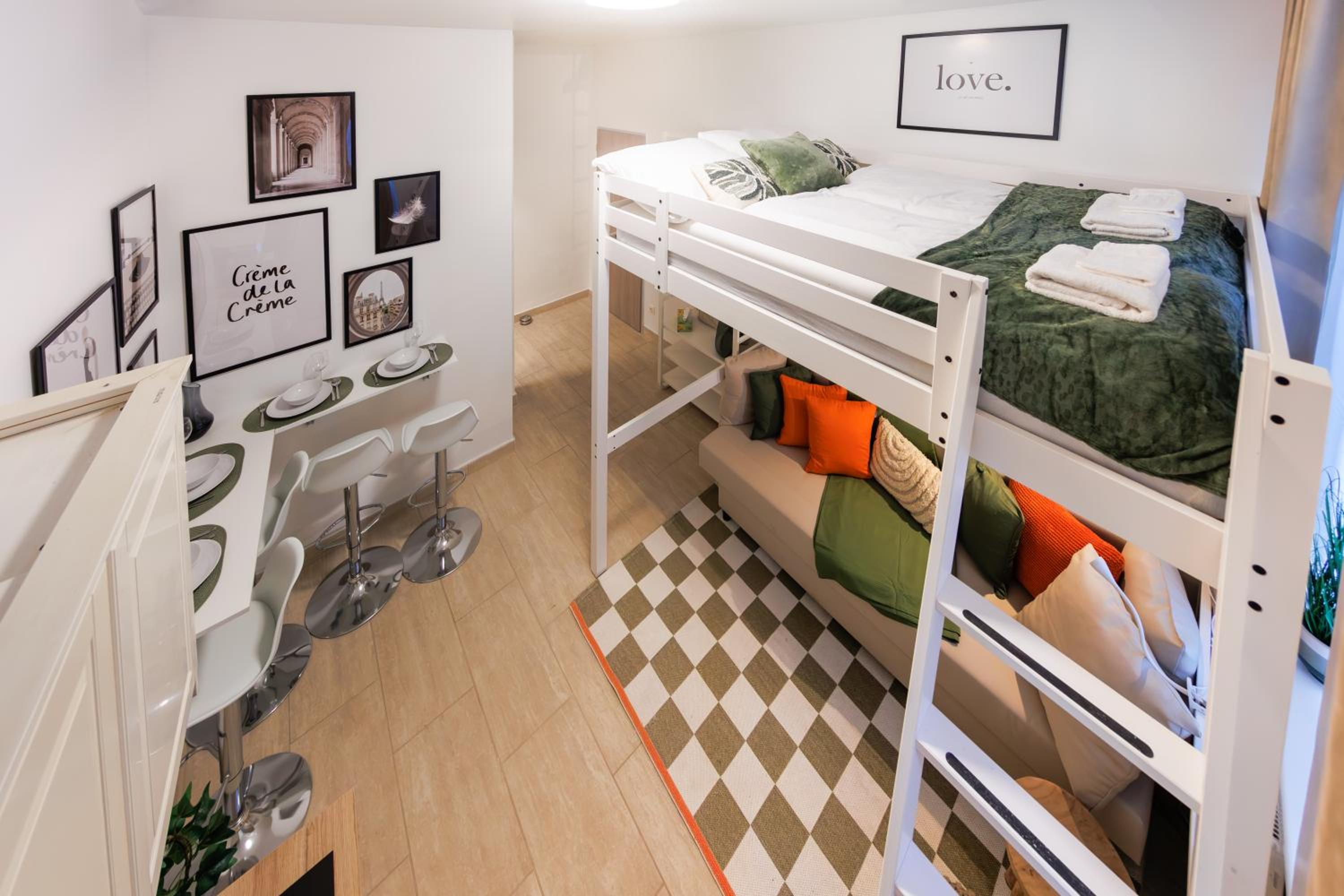 Market compact retreat