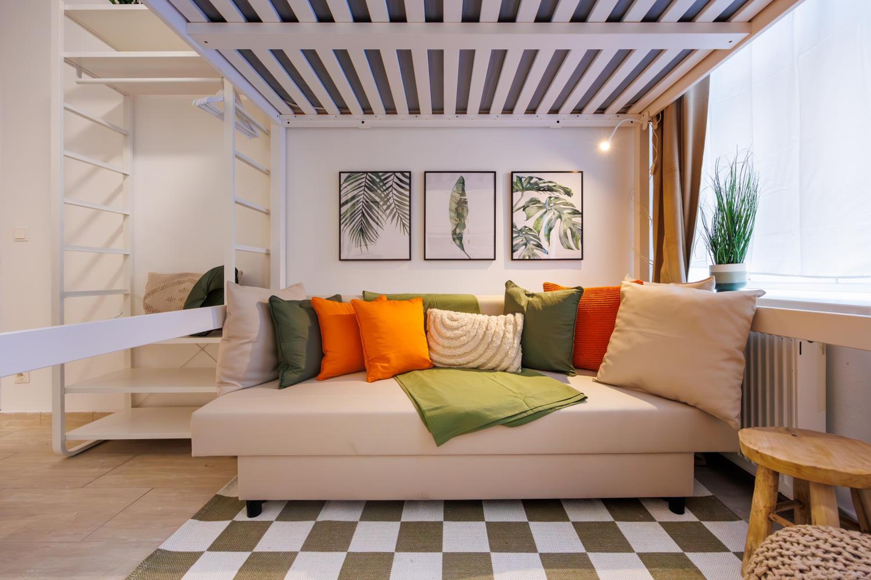 Market compact retreat