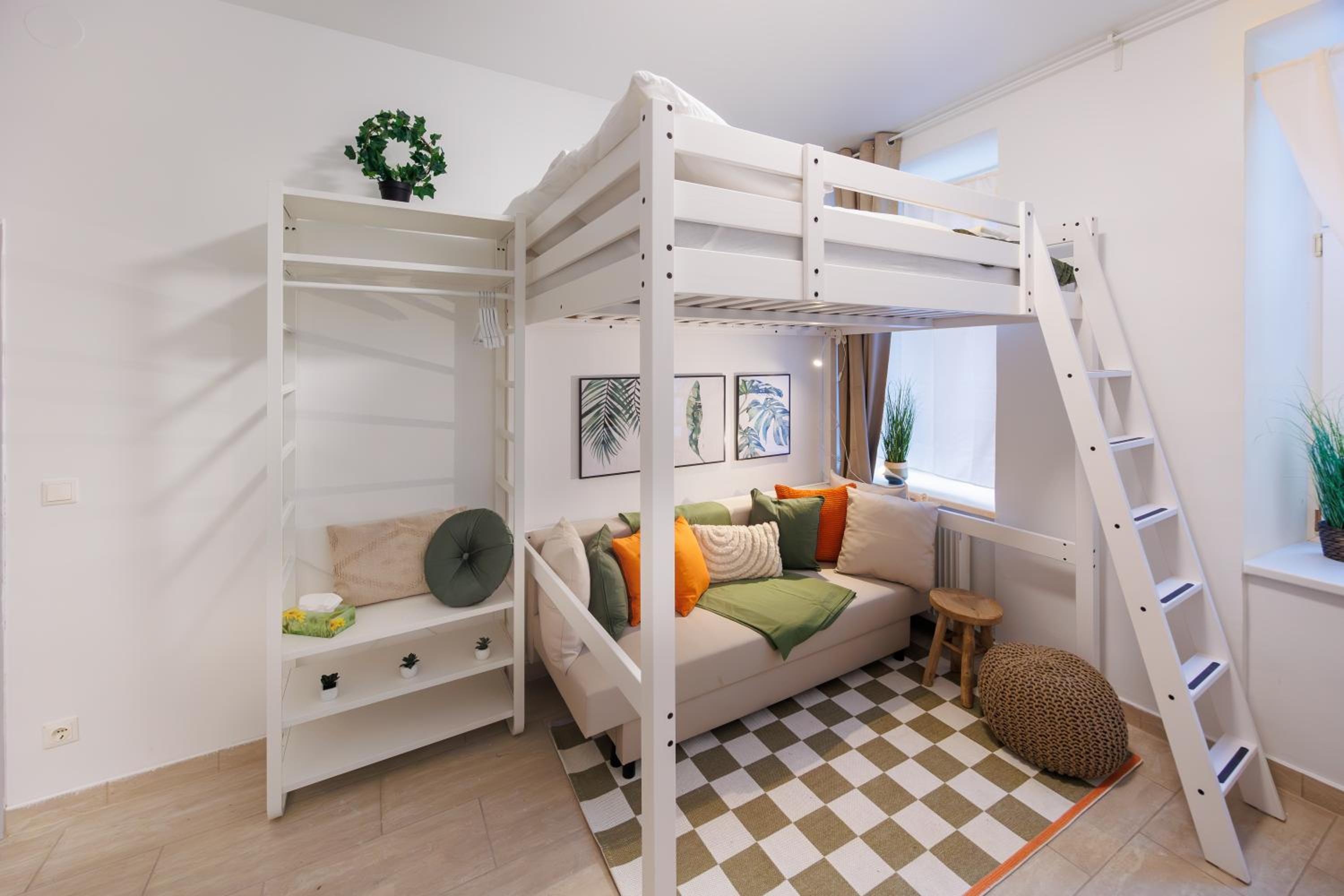 Market compact retreat