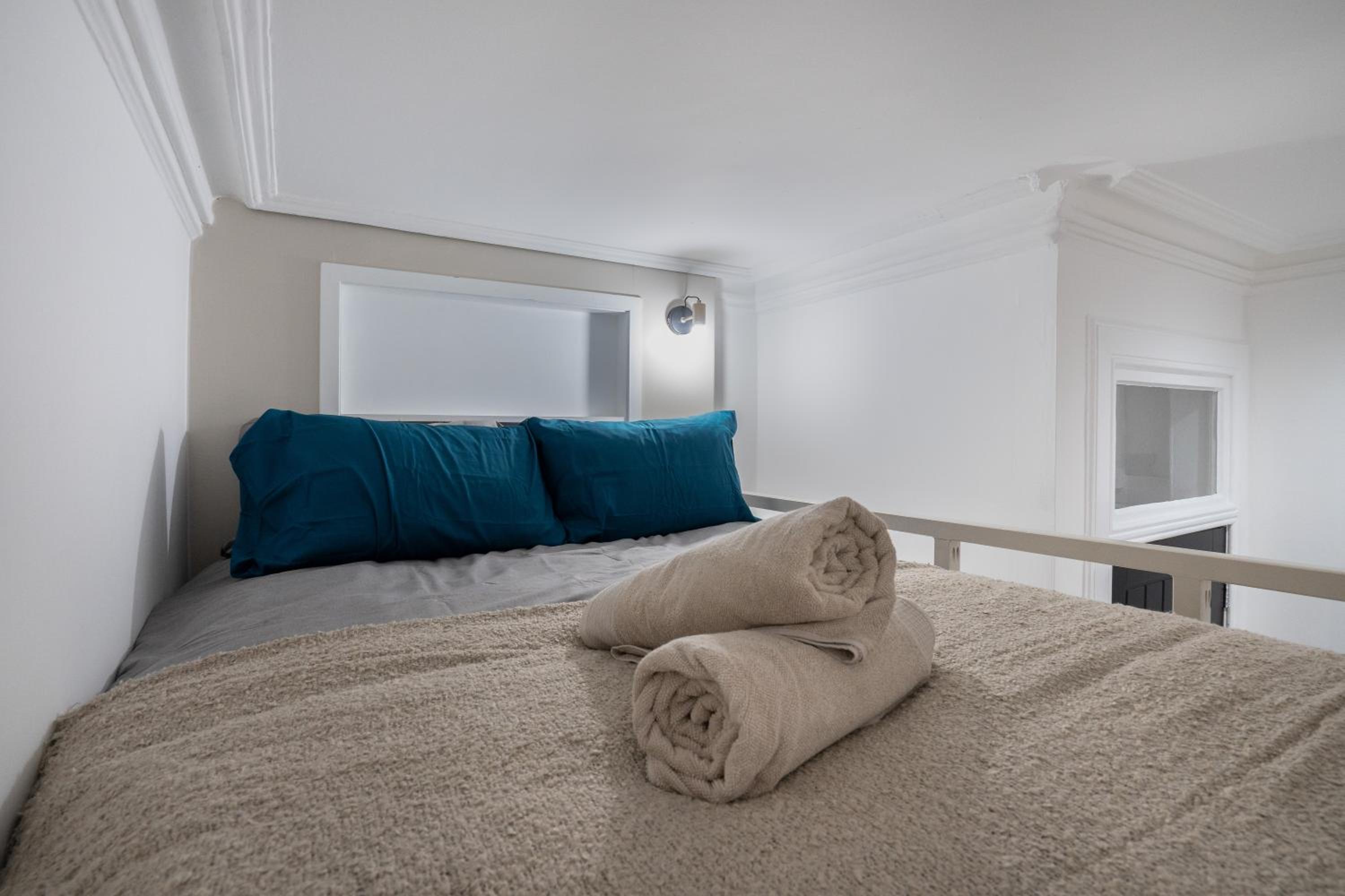 Luxury Apartment - Portobello view 3