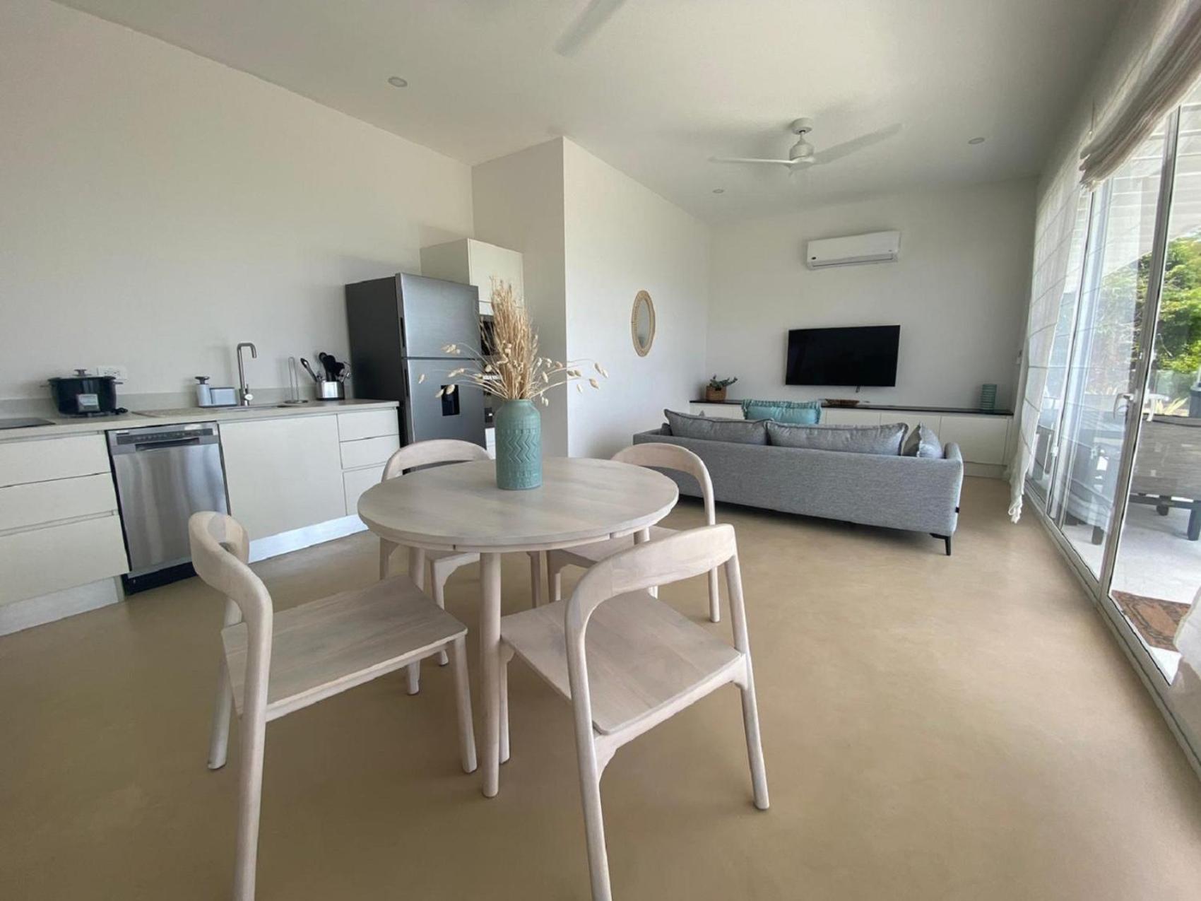 CASA AYLA B - charming 2BR ocean view condo in Flamingo