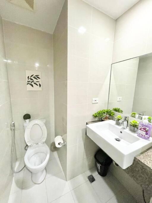 Executive Unit in Eastwood with Best City View view 3