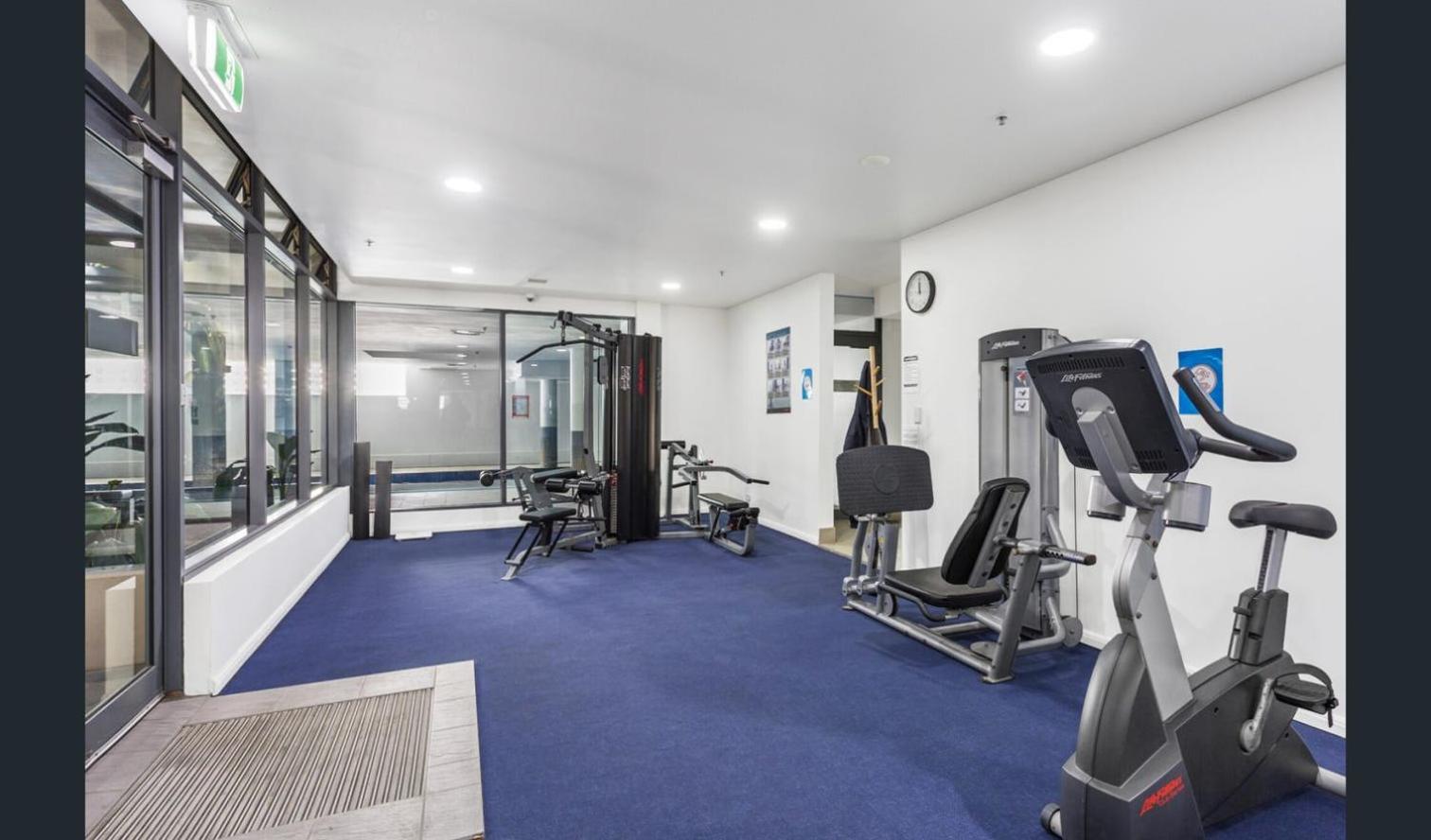 Resort style 1 or 2 bedroom with pool and free parking