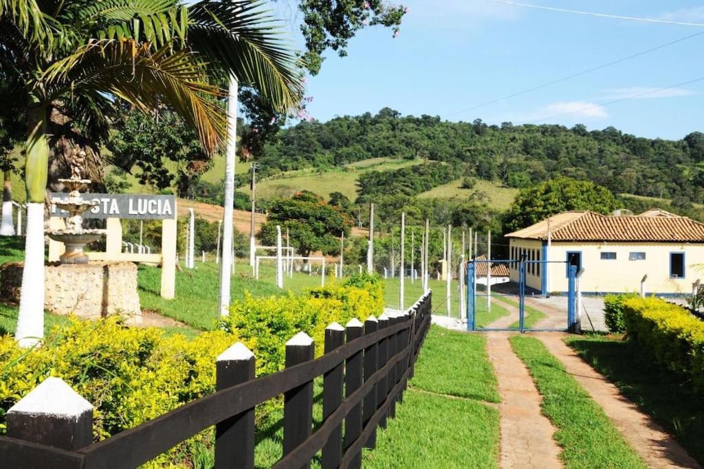 Santa Lucia Fazenda Centenária nas Montanhas