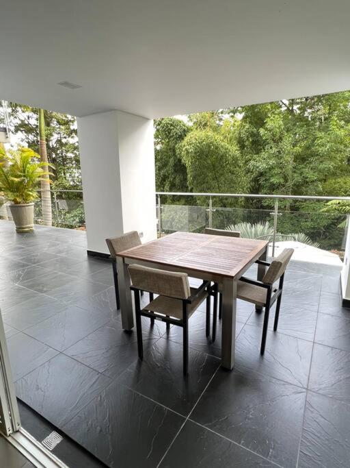 4 bedrooms Mansion in Poblado 10 minutes to Provenza