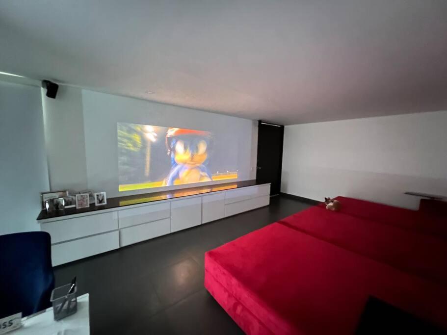 4 bedrooms Mansion in Poblado 10 minutes to Provenza