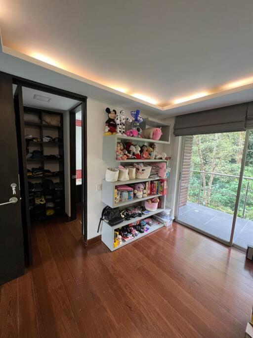 4 bedrooms Mansion in Poblado 10 minutes to Provenza