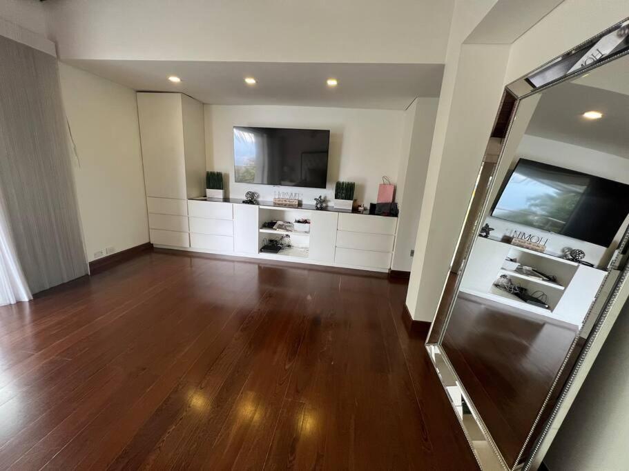 4 bedrooms Mansion in Poblado 10 minutes to Provenza