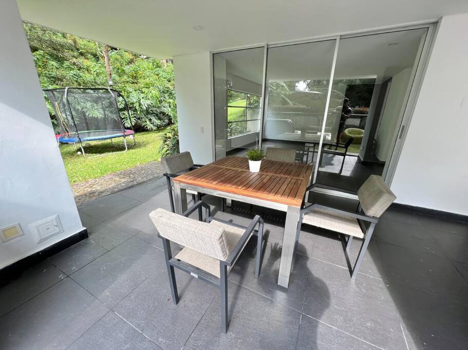 4 bedrooms Mansion in Poblado 10 minutes to Provenza