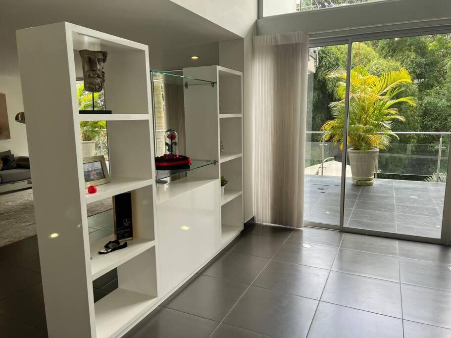 4 bedrooms Mansion in Poblado 10 minutes to Provenza