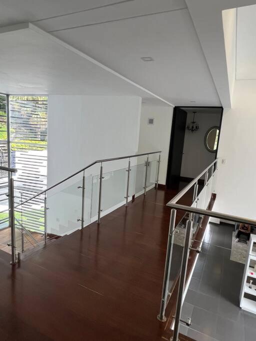 4 bedrooms Mansion in Poblado 10 minutes to Provenza