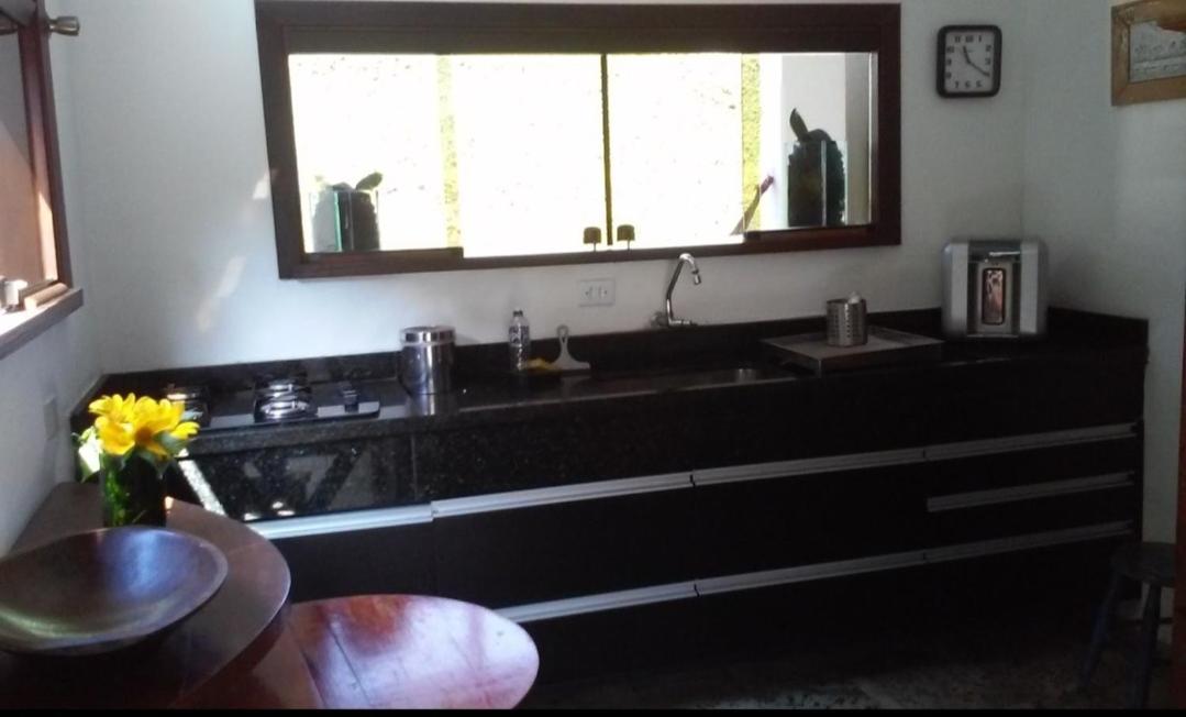 Sobrado arejado no Guarujá