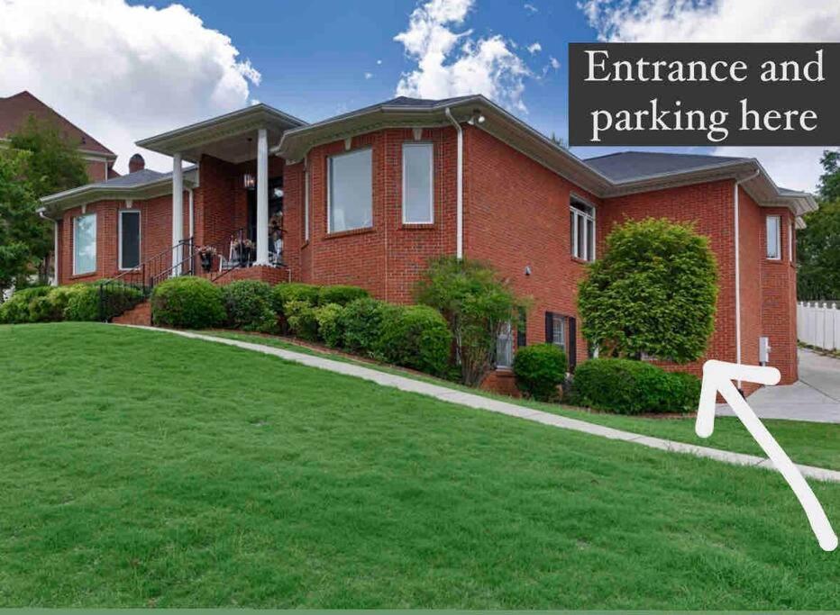 Private Suite in Upscale Neighborhood view 3