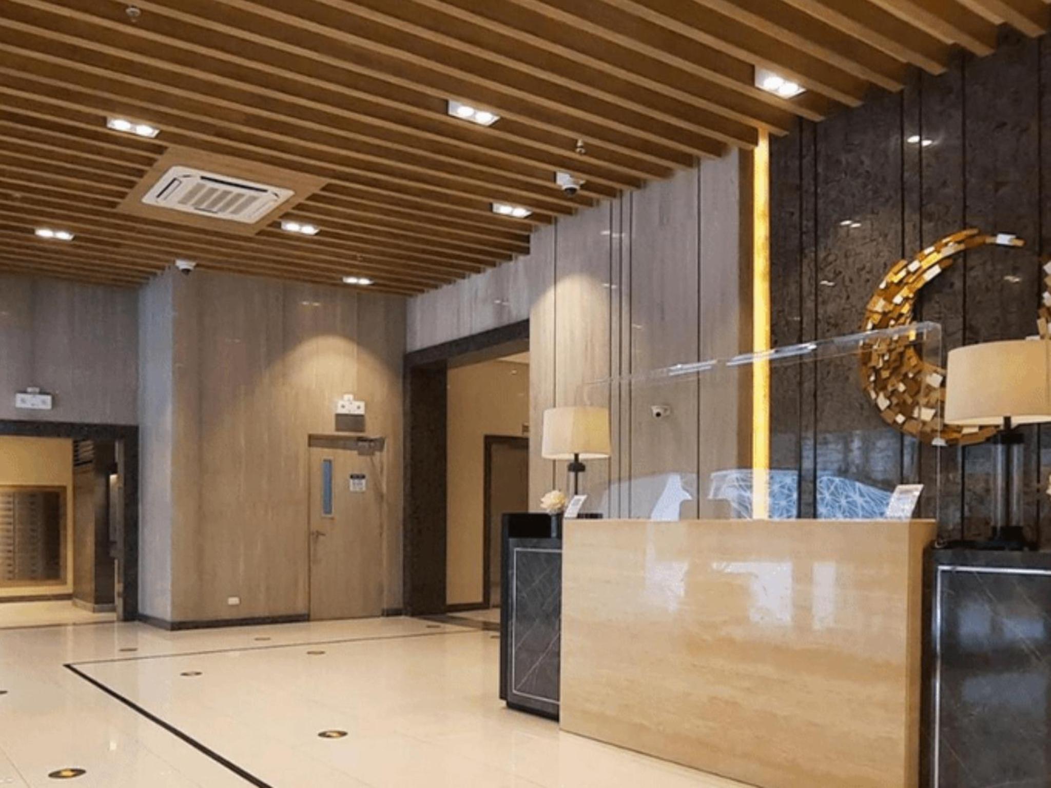 Spacious 2BR Apartment in BGC with Workspace & Washer view 4