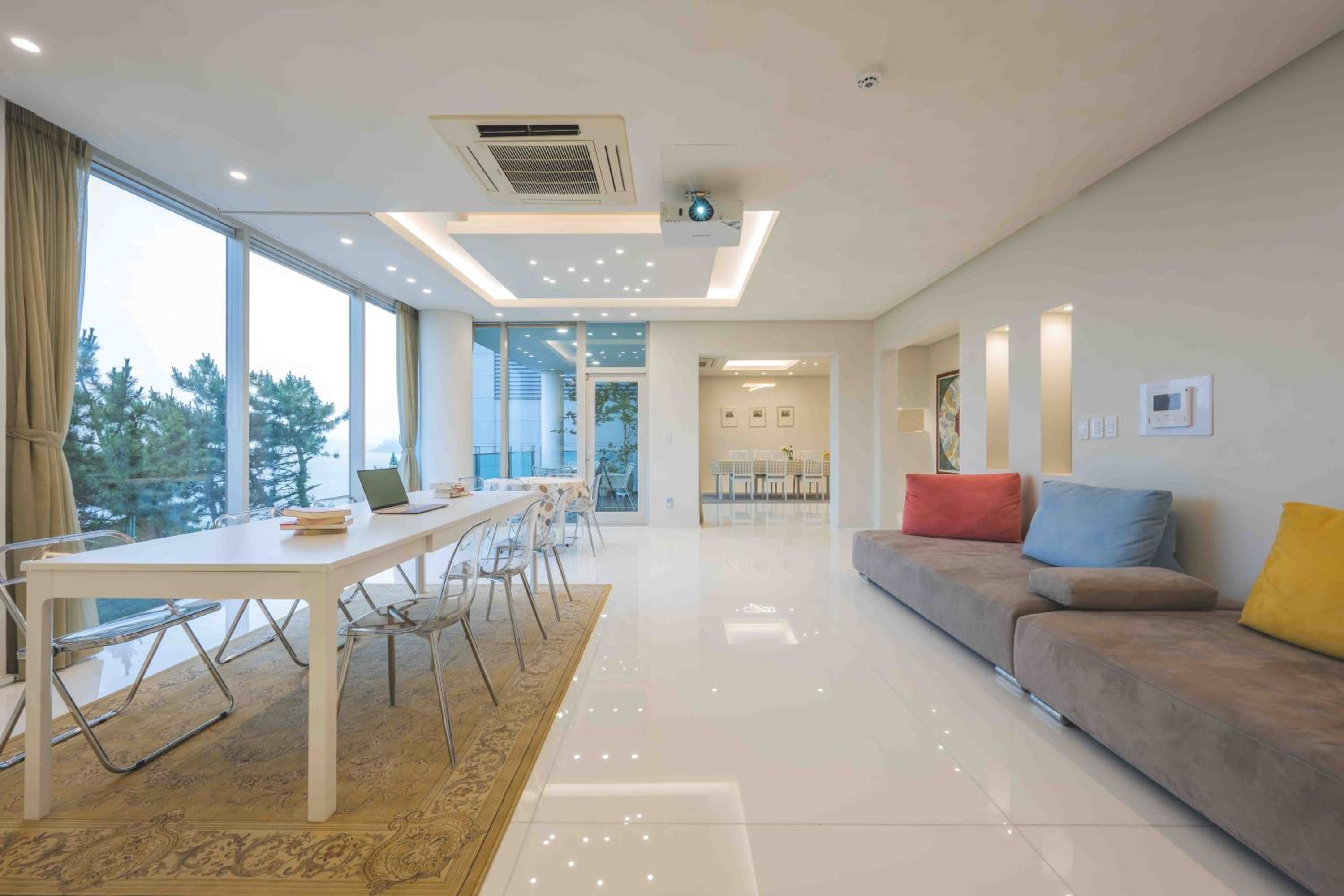 meeting & event spaces