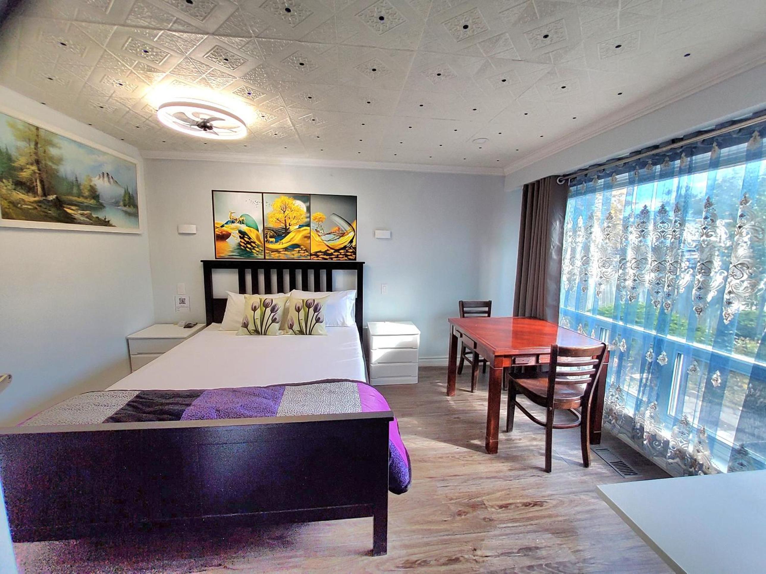 Renovated Cozy Bedroom with Private washroom
