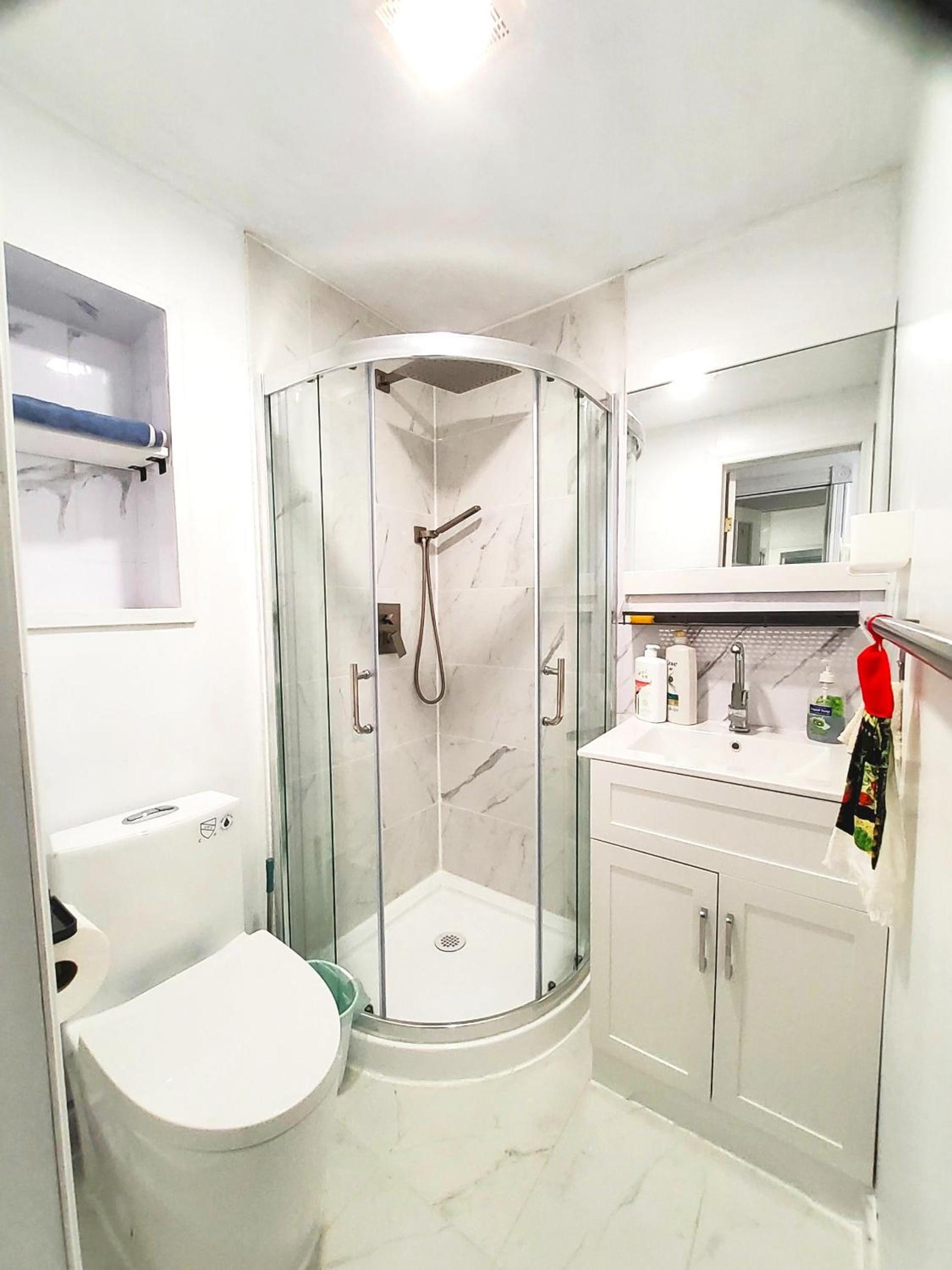 Renovated Cozy Bedroom with Private washroom