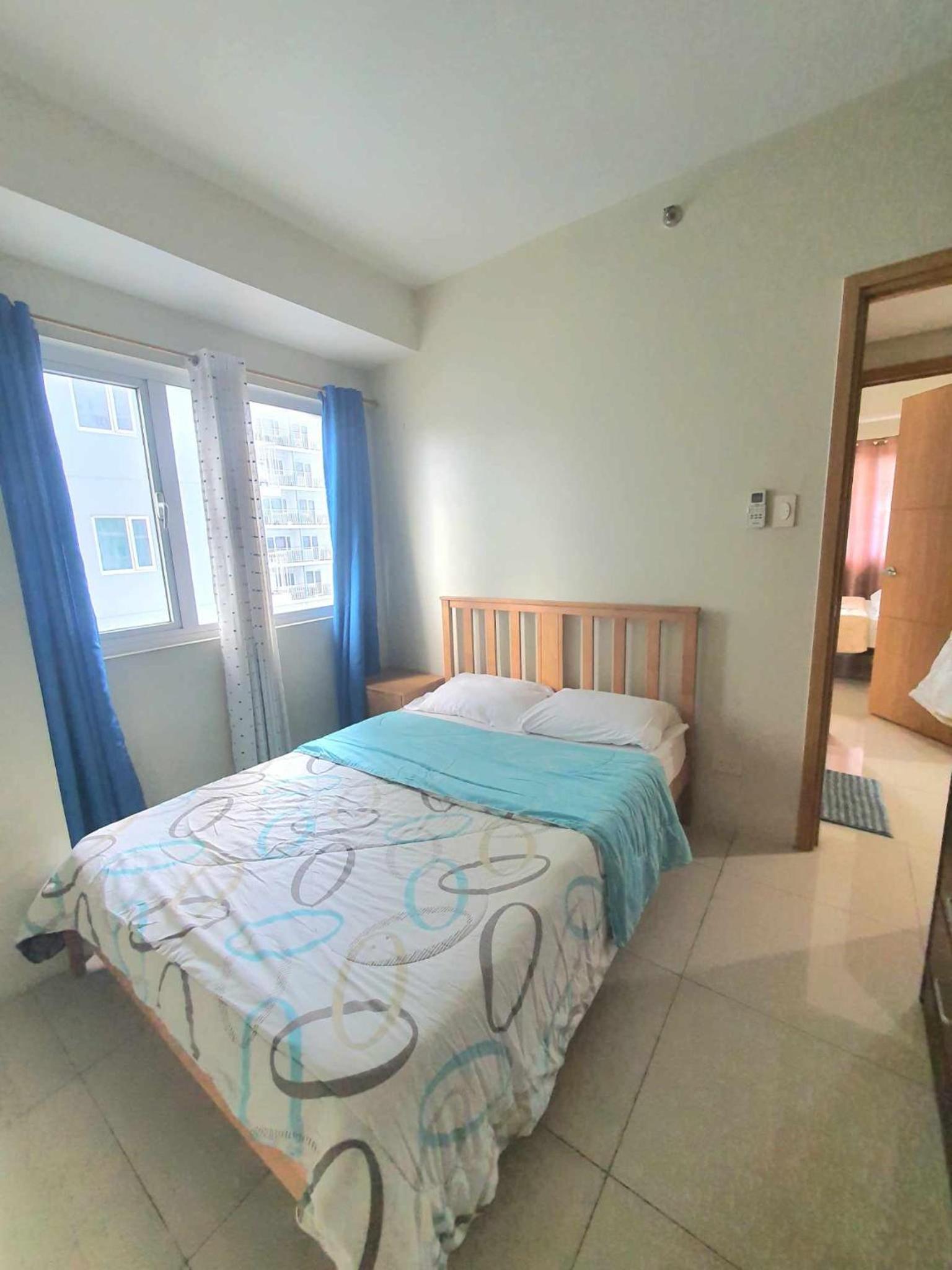 S&J Staycation at Shell Residences MOA/Near Airport