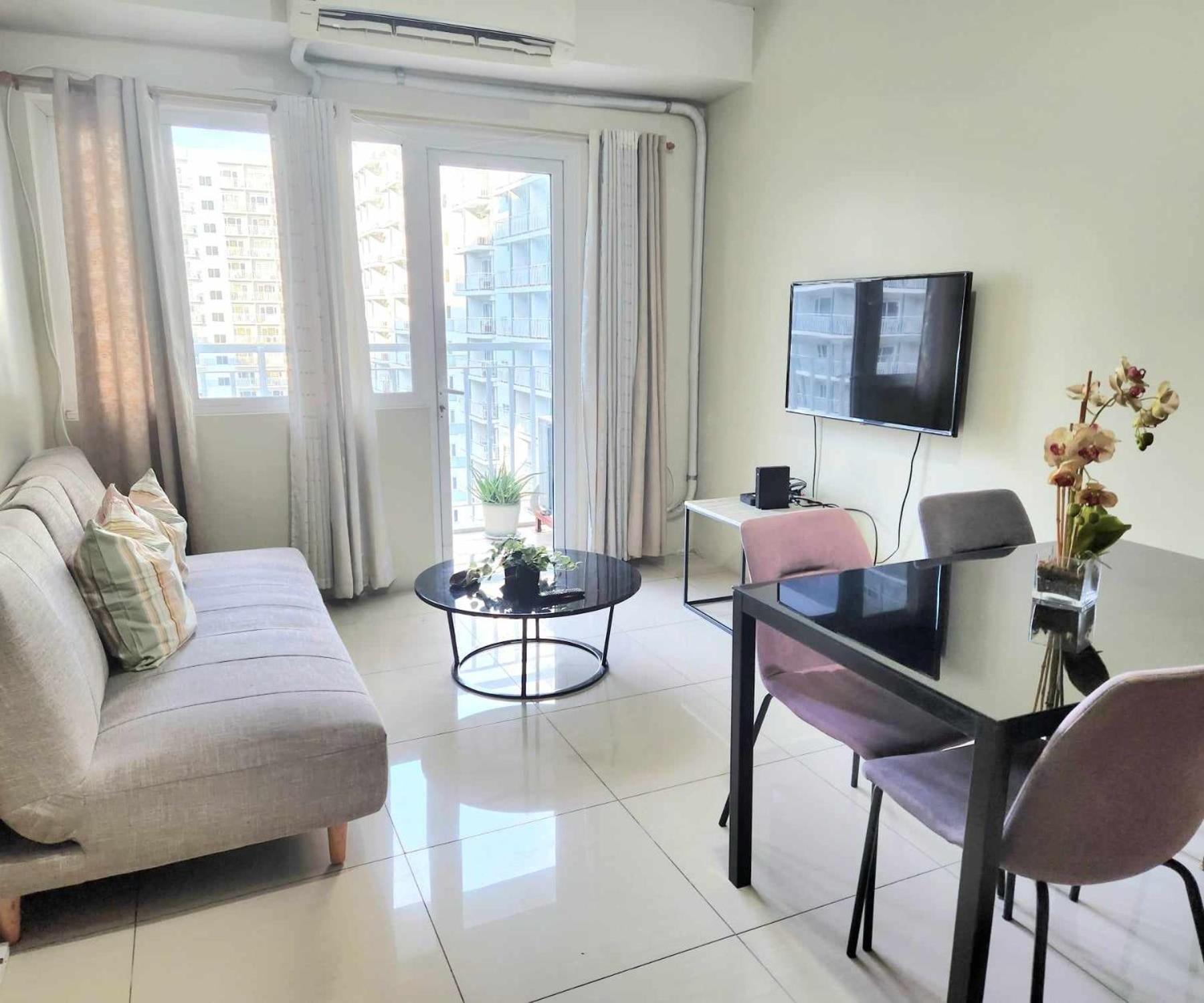 S&J Staycation at Shell Residences MOA/Near Airport