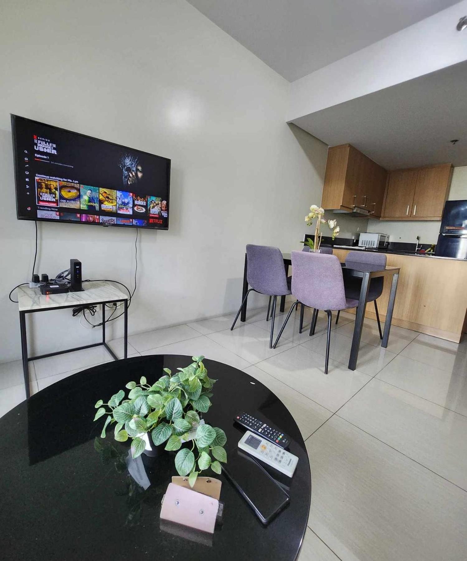S&J Staycation at Shell Residences MOA/Near Airport