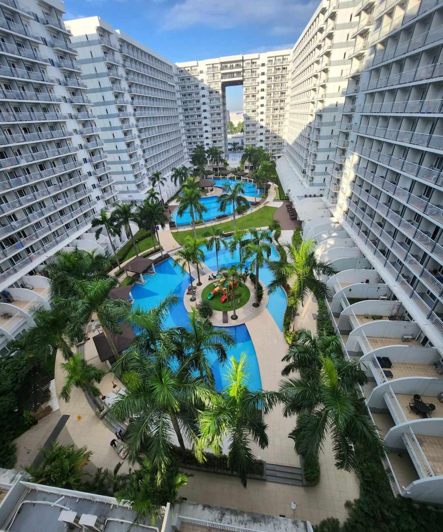 S&J Staycation at Shell Residences MOA/Near Airport