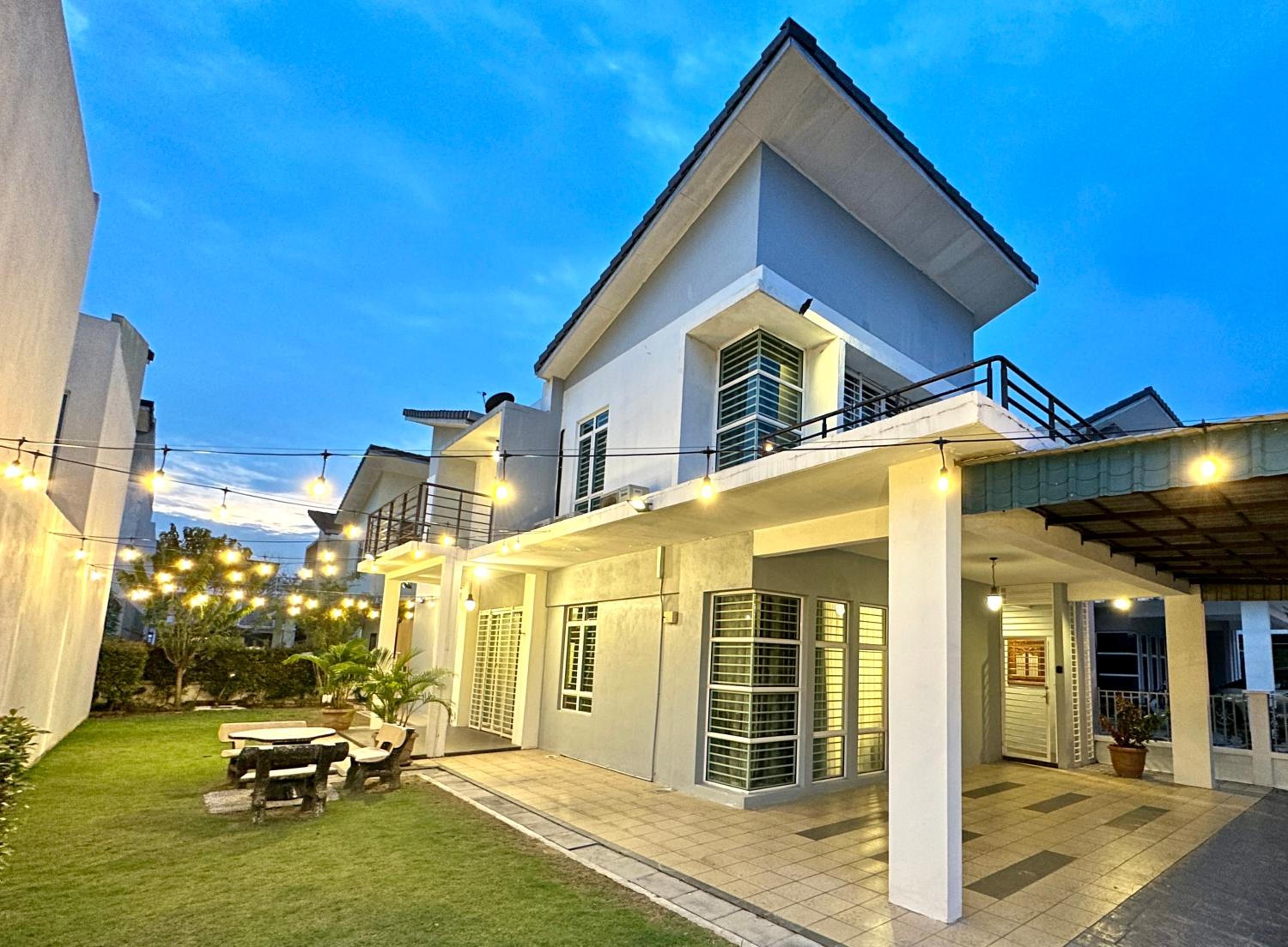 BNB Casa Grande at Rawang - spacious, 15 pax and WiFi photo 1