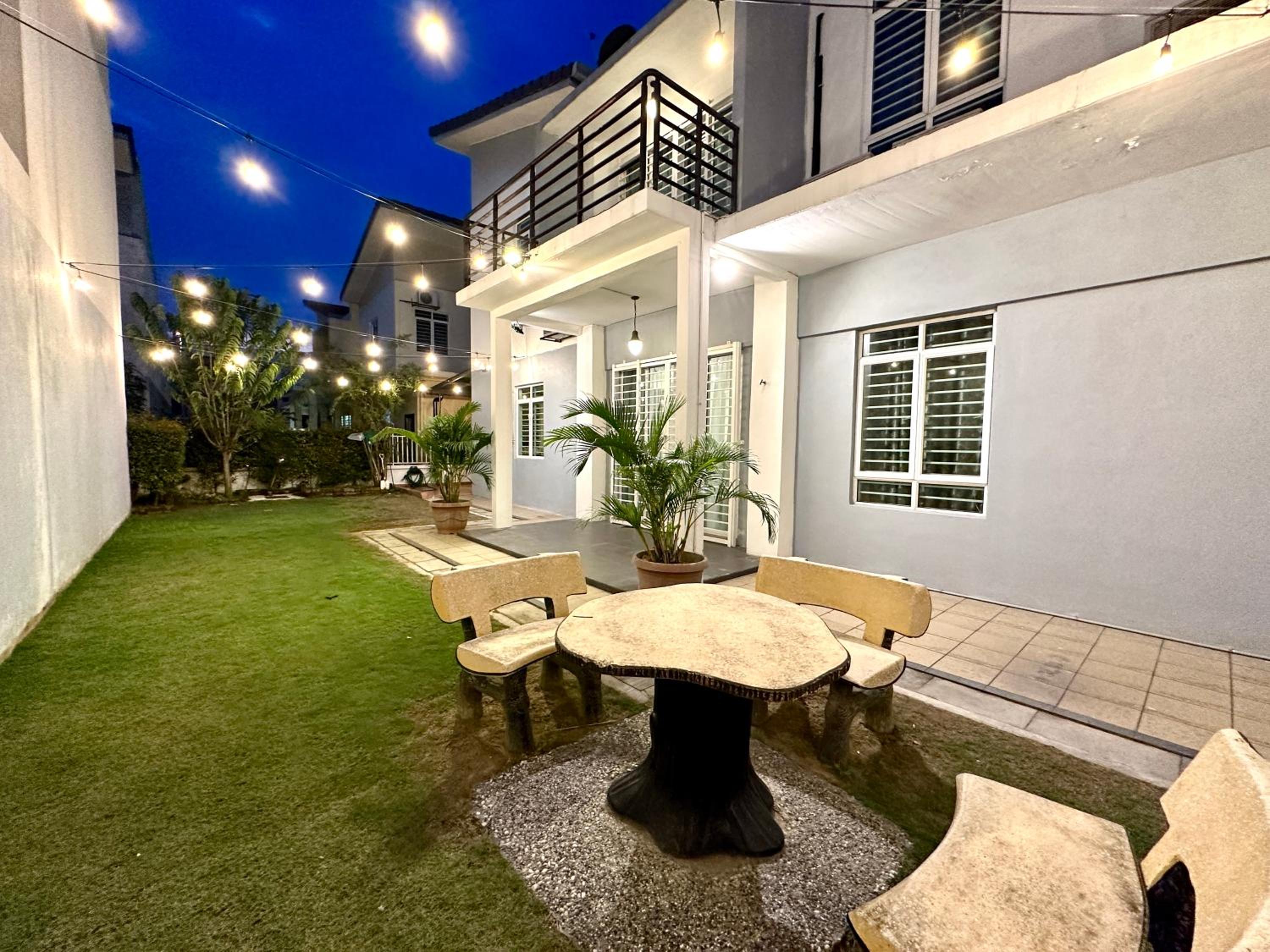 BNB Casa Grande at Rawang - spacious, 15 pax and WiFi, photo 17