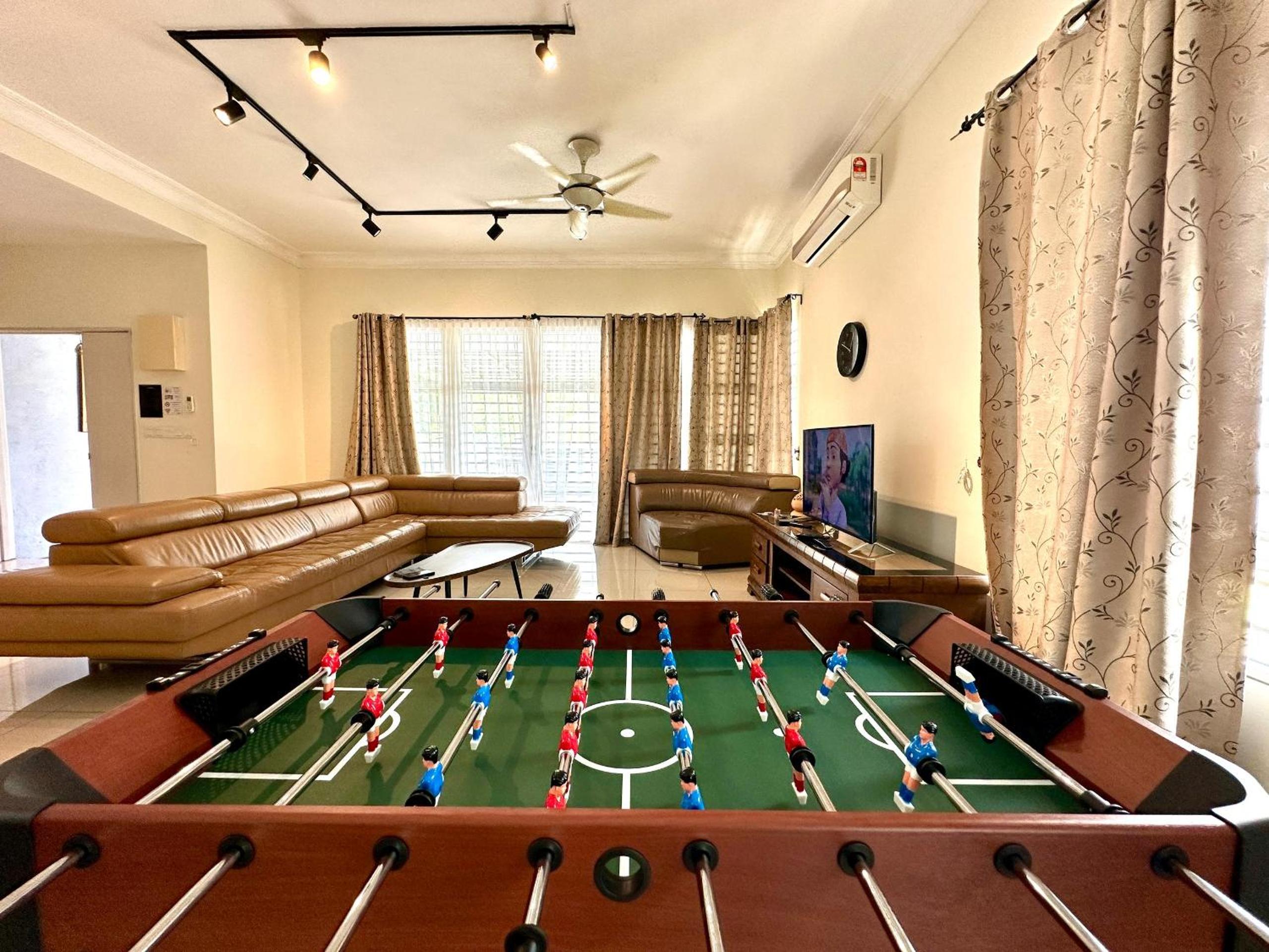 BNB Casa Grande at Rawang - spacious, 15 pax and WiFi, photo 12