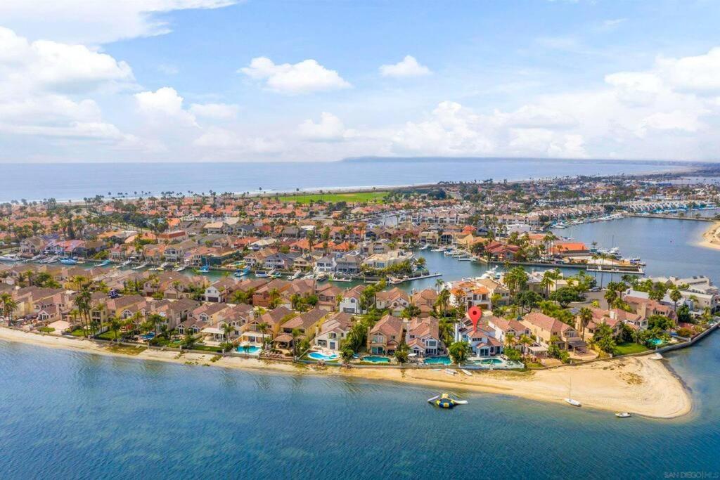 Private Beach front 4bed 4bath pool and spa house view 5