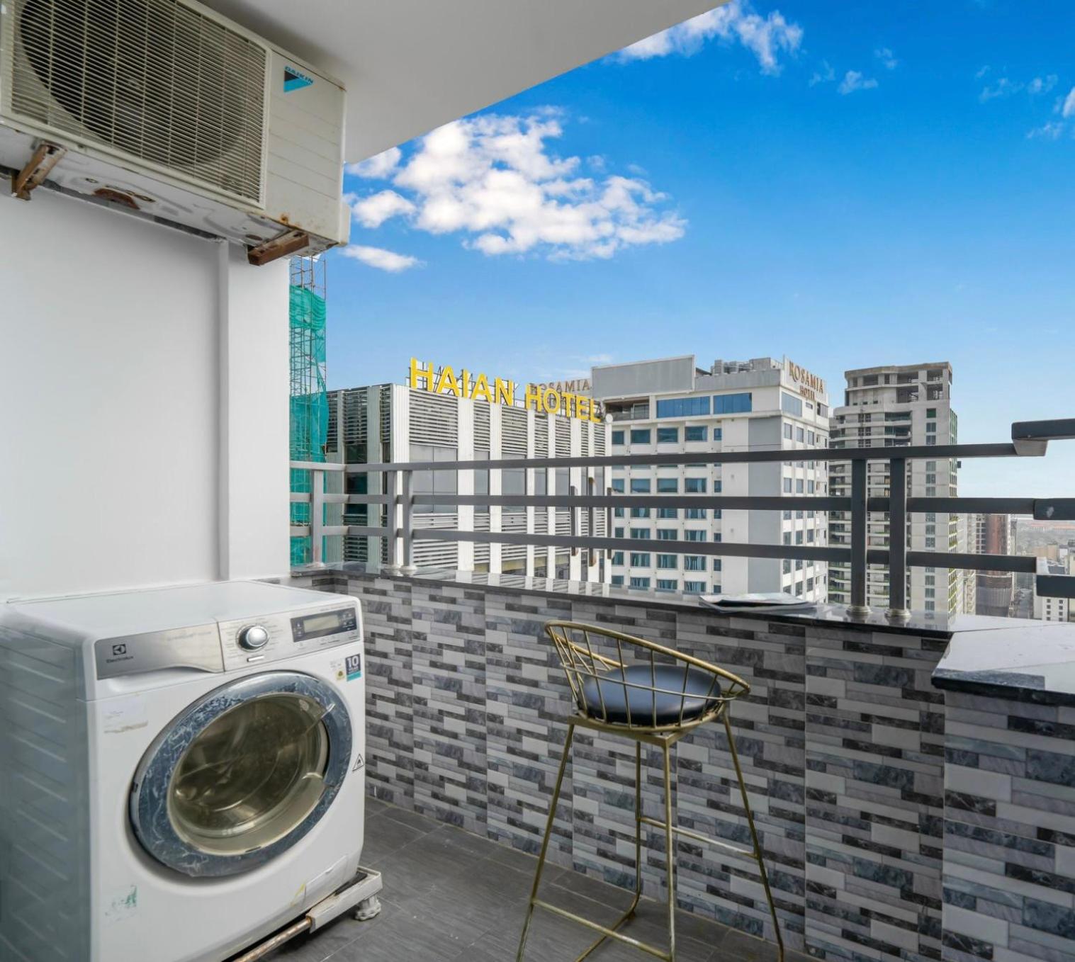 HuyenNhy's Sea View Flat view 2