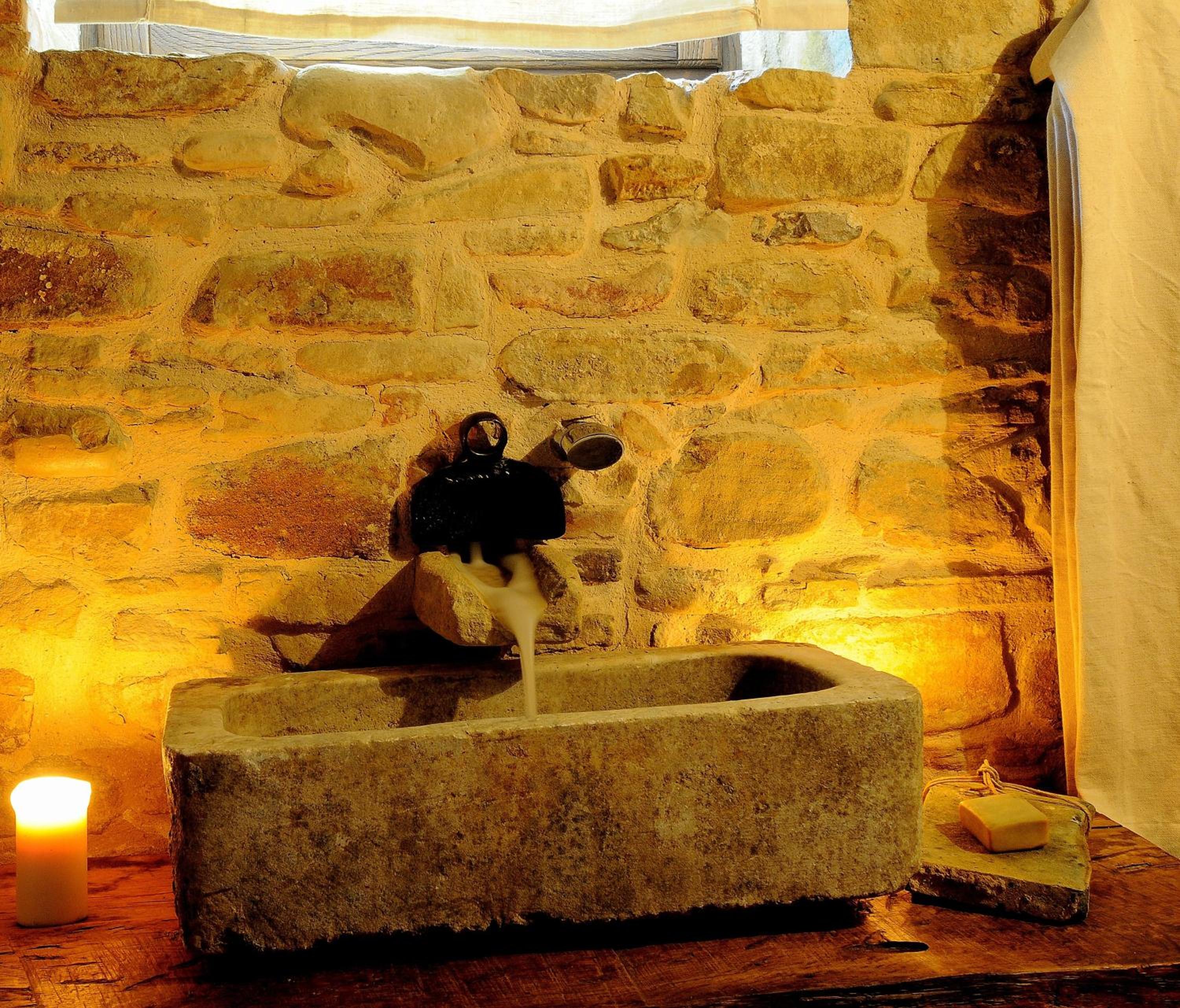 Photo 33