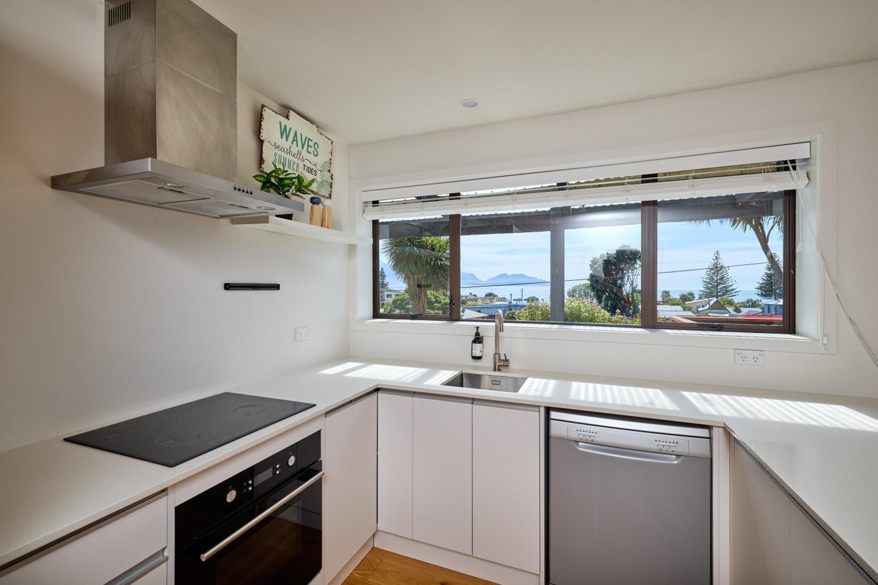 Hot Tub, Great Views, Close to Beach view 4
