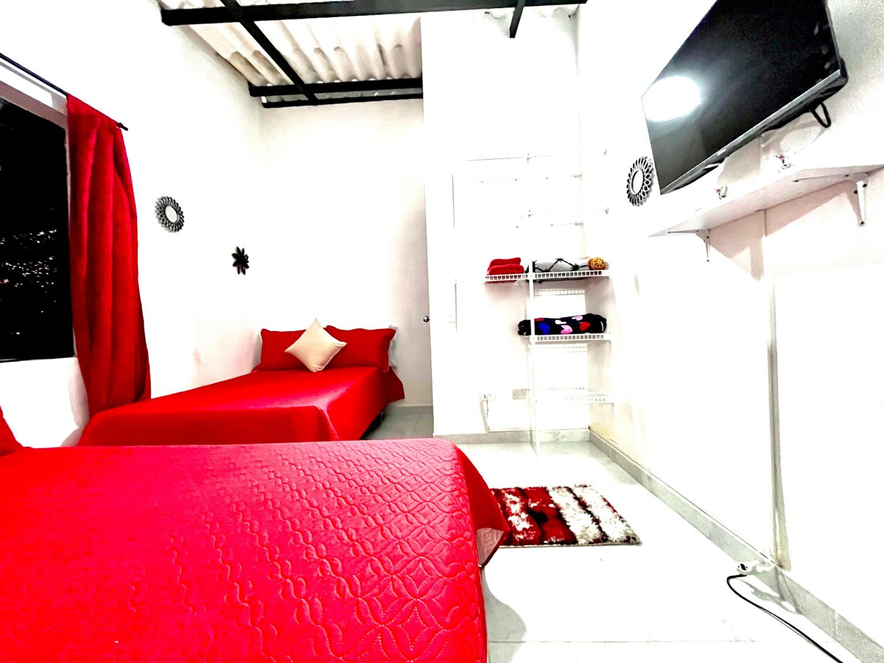 Edificio Victory Medellin - Apartamentos Acogedores y Equipados 100MB Wi-Fi, Central & Terraza Compartida