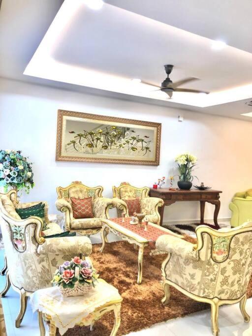 Homestay 7-12pax in Shah Alam photo 1