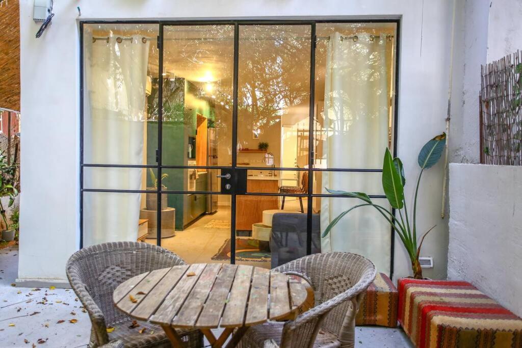 Boutique 1BR Garden TLV Apartment view 4