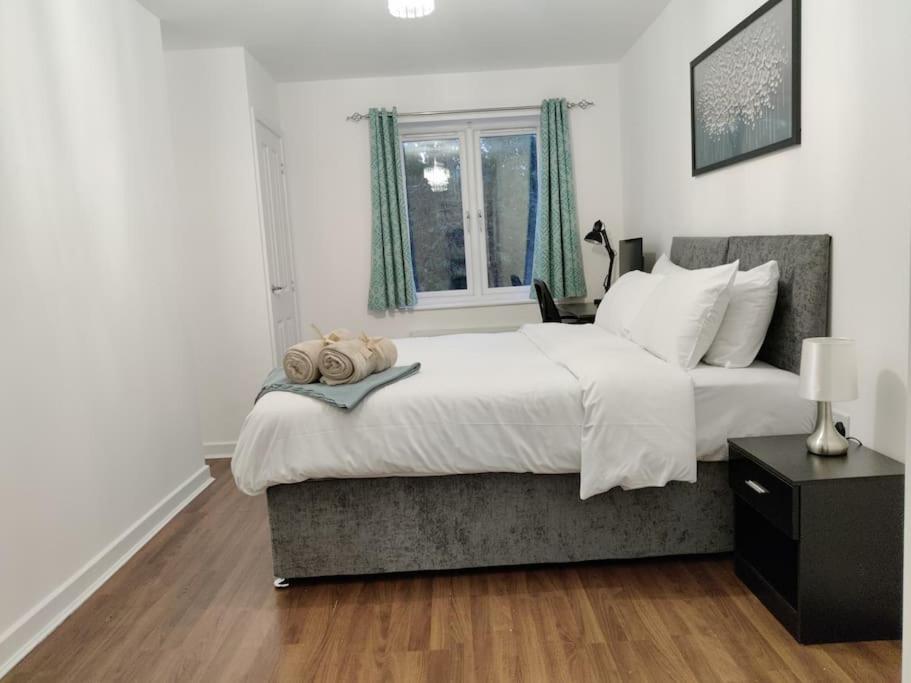 Elegant, Spacious 2bed in Crystal Palace, London view 2
