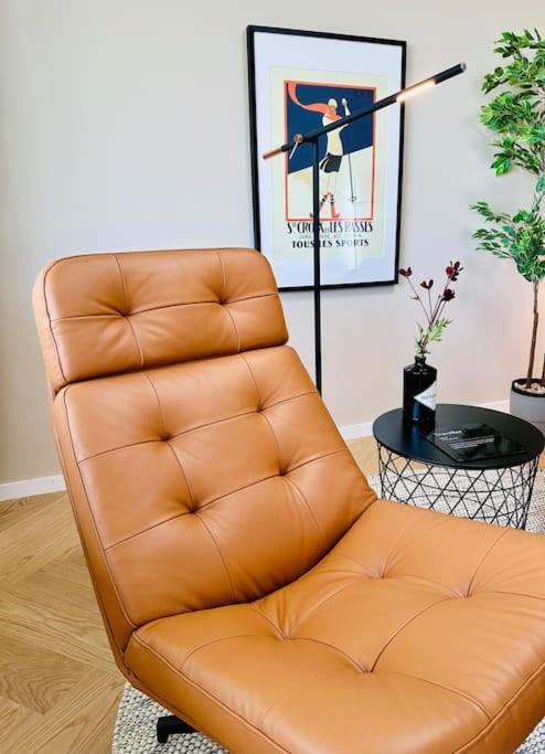 Modern City Studio with Air Condition & Balcony