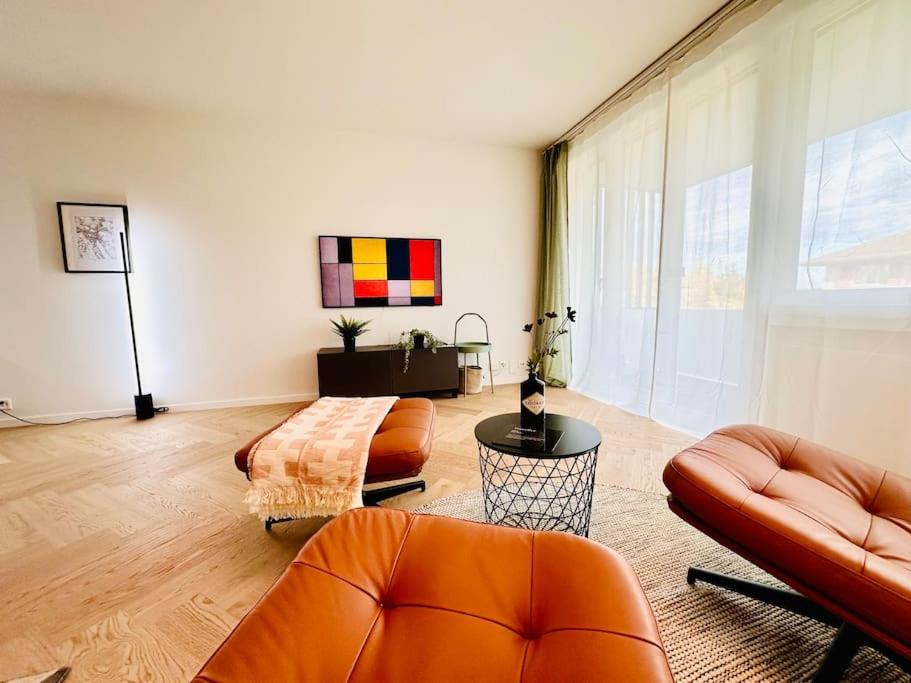 Modern City Studio with Air Condition & Balcony
