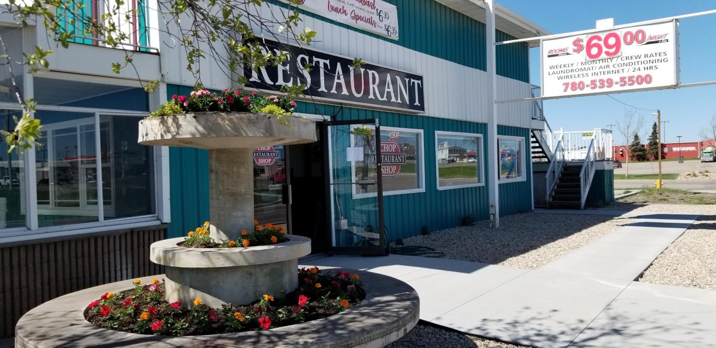 Grande Prairie Vacations - Wild Rose Country Inn - Property Image 1