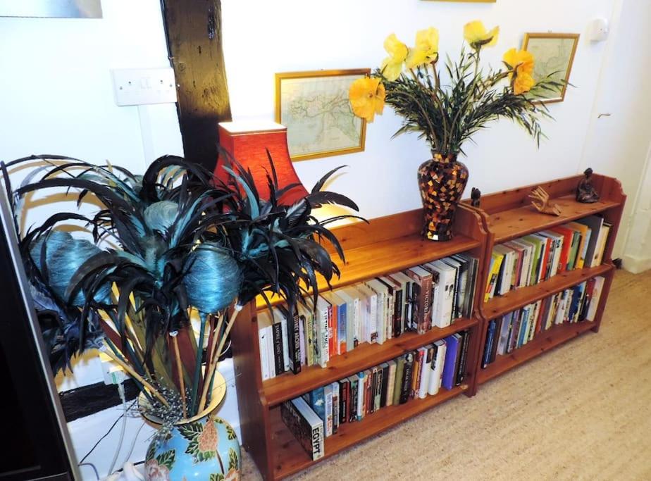 The Barn Delightful secluded Cottage in Heart Old Amersham view 5