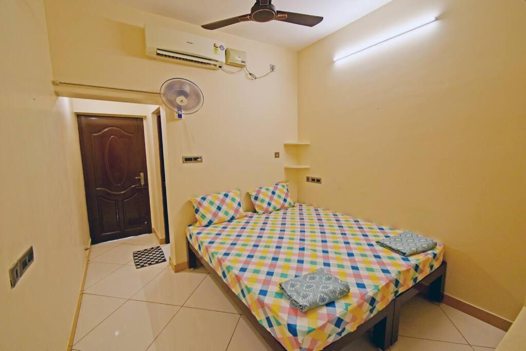galaxy inn Home stay-white town