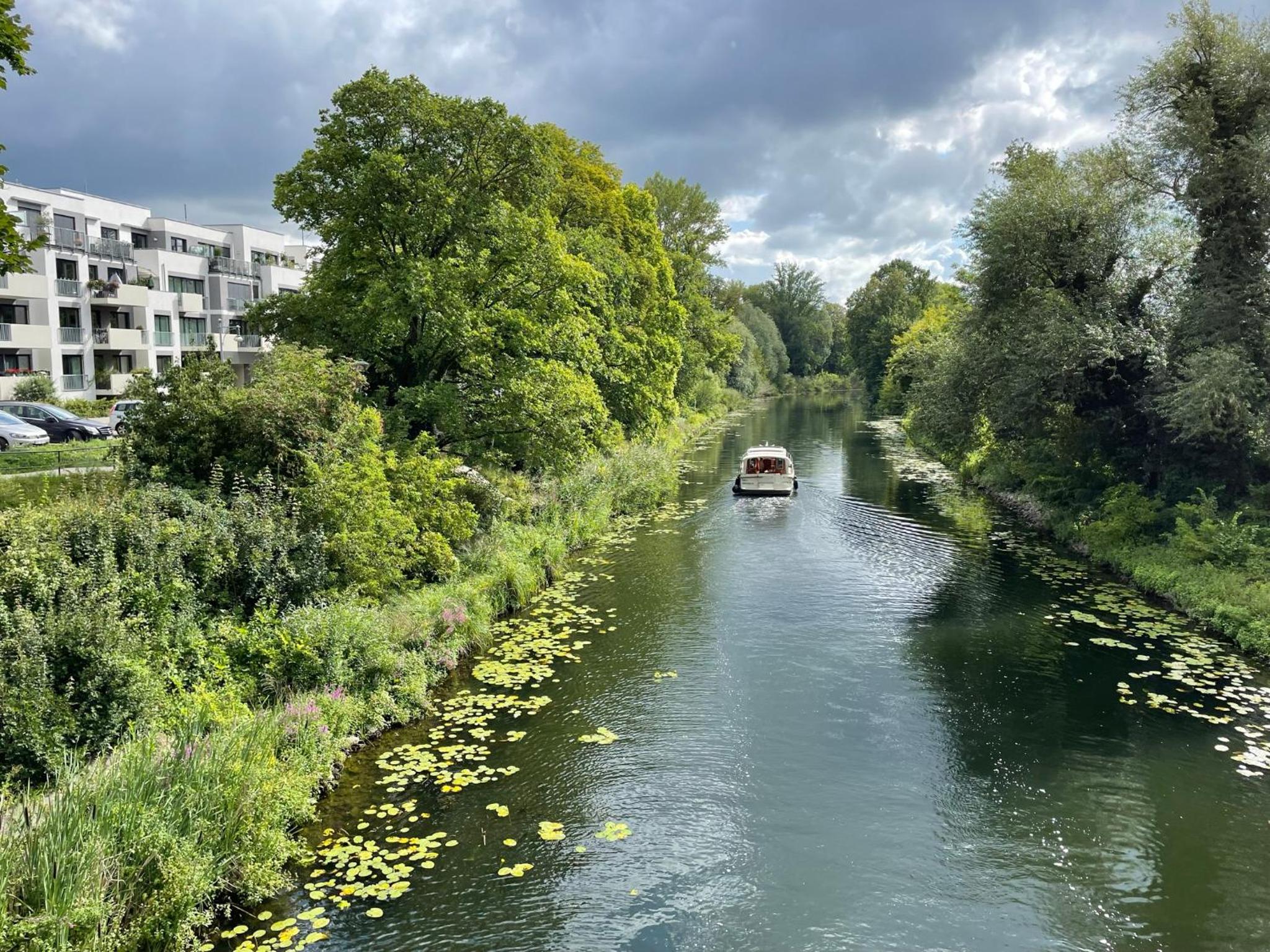 Wohnen in Loriots Wasserstadt mit Kamin und MagentaTV