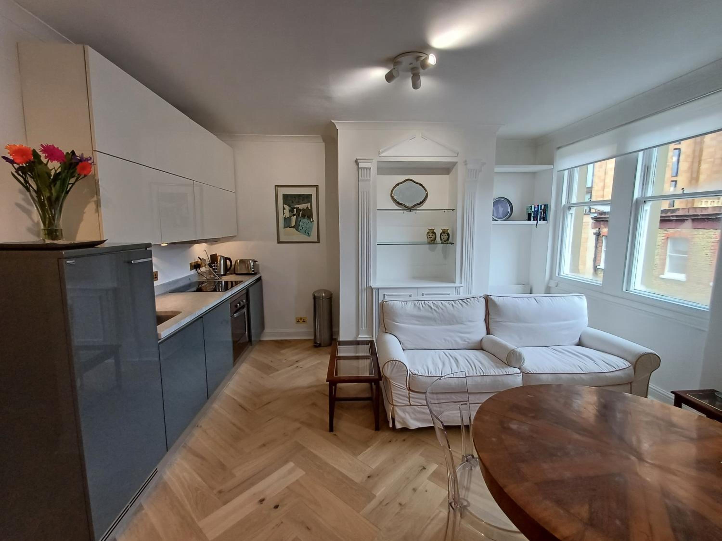 Luminous Marylebone Apartment