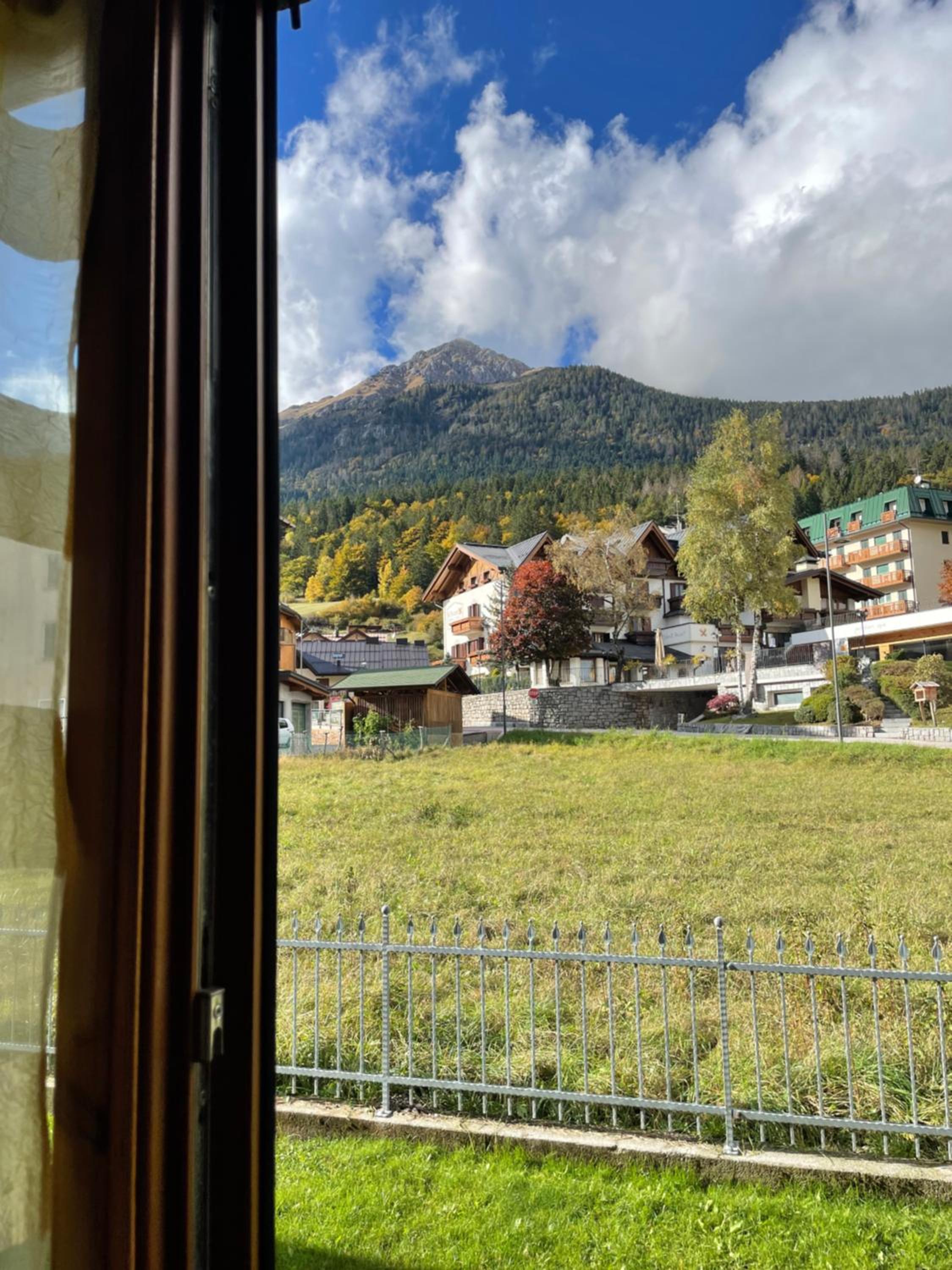 LE GEMME view 2